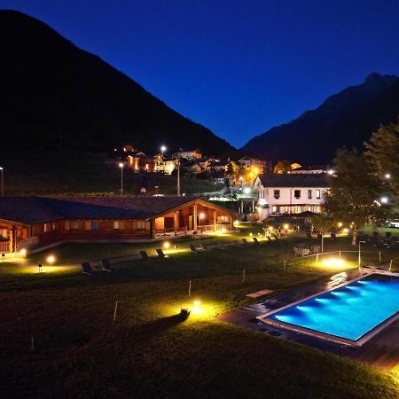 Hostellerie Le Lievre Amoureux Valpelline Exteriör bild