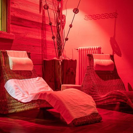 Hostellerie Le Lievre Amoureux Valpelline Exteriör bild