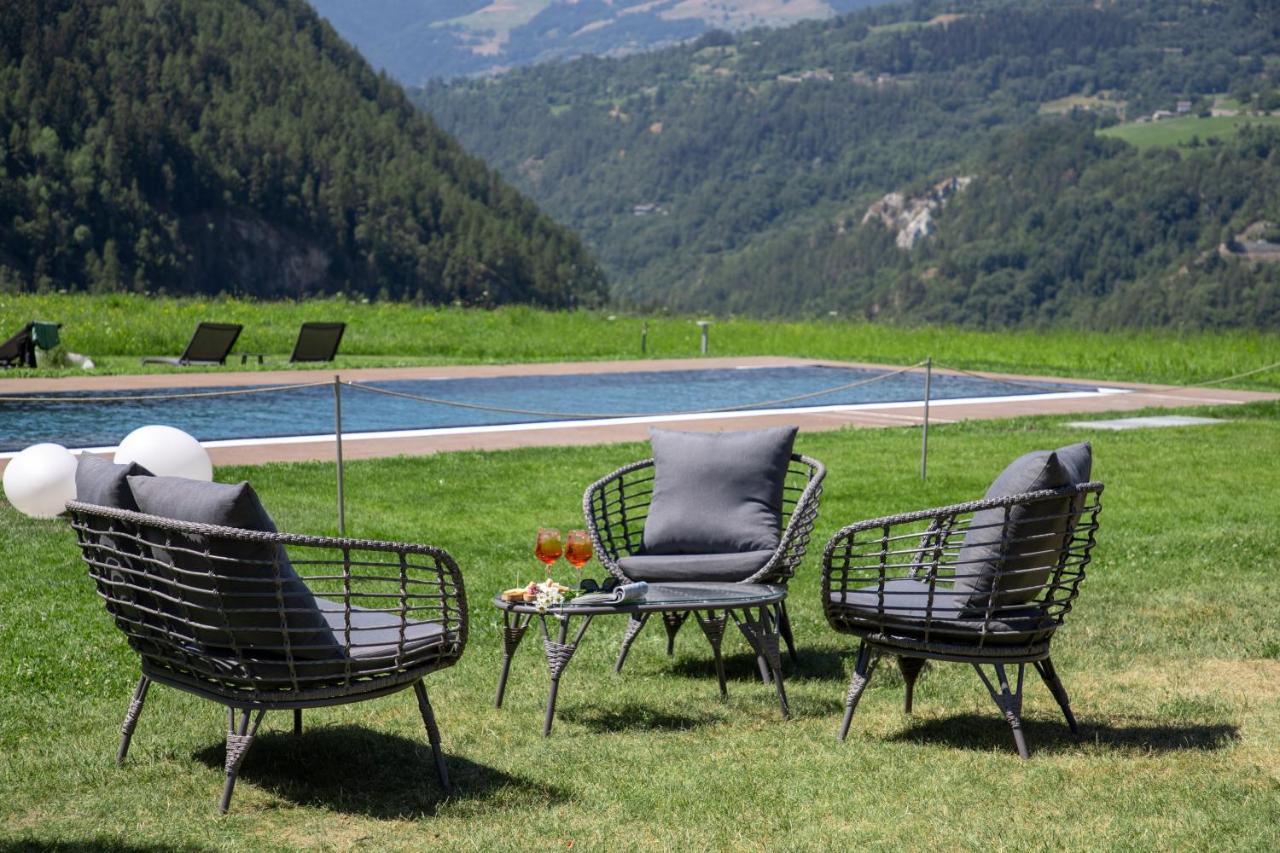 Hostellerie Le Lievre Amoureux Valpelline Exteriör bild