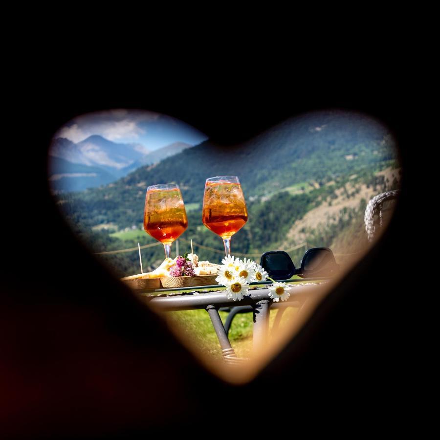 Hostellerie Le Lievre Amoureux Valpelline Exteriör bild