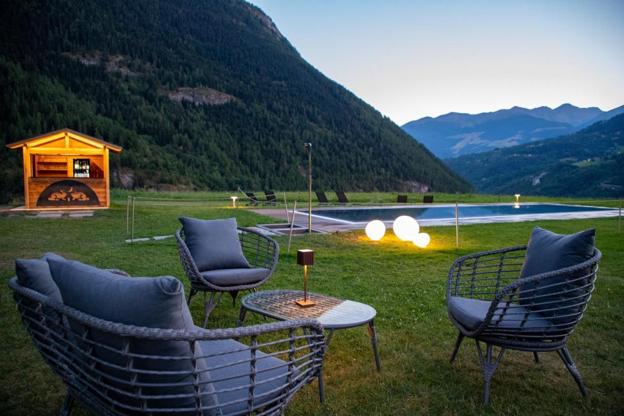 Hostellerie Le Lievre Amoureux Valpelline Exteriör bild