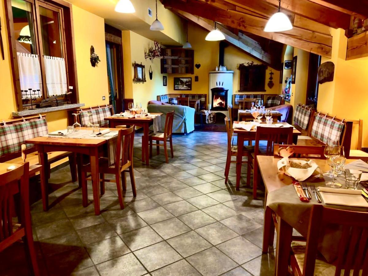 Hostellerie Le Lievre Amoureux Valpelline Exteriör bild