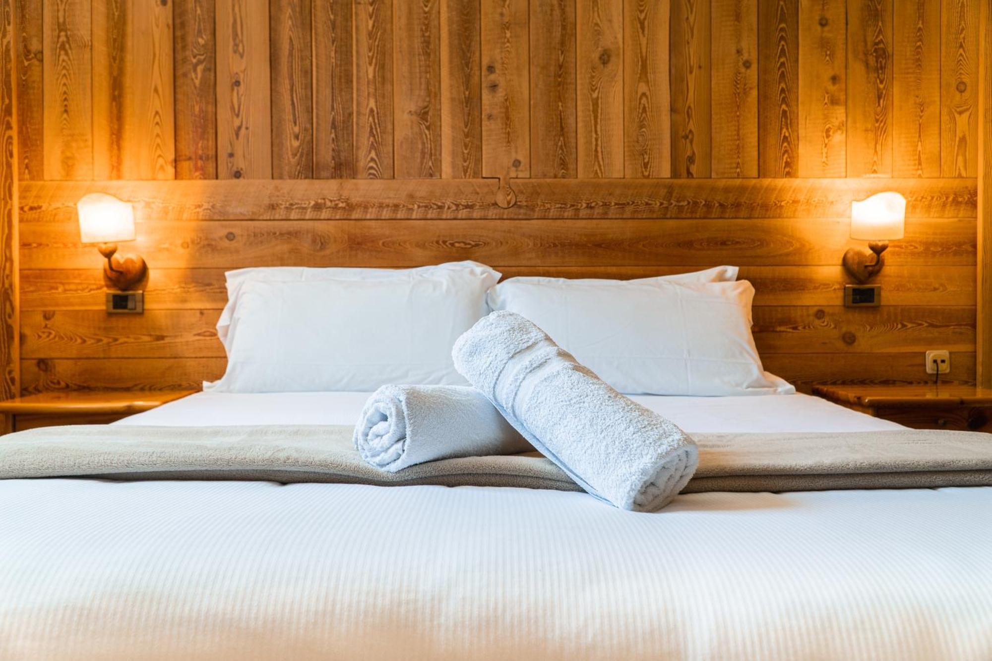 Hostellerie Le Lievre Amoureux Valpelline Exteriör bild
