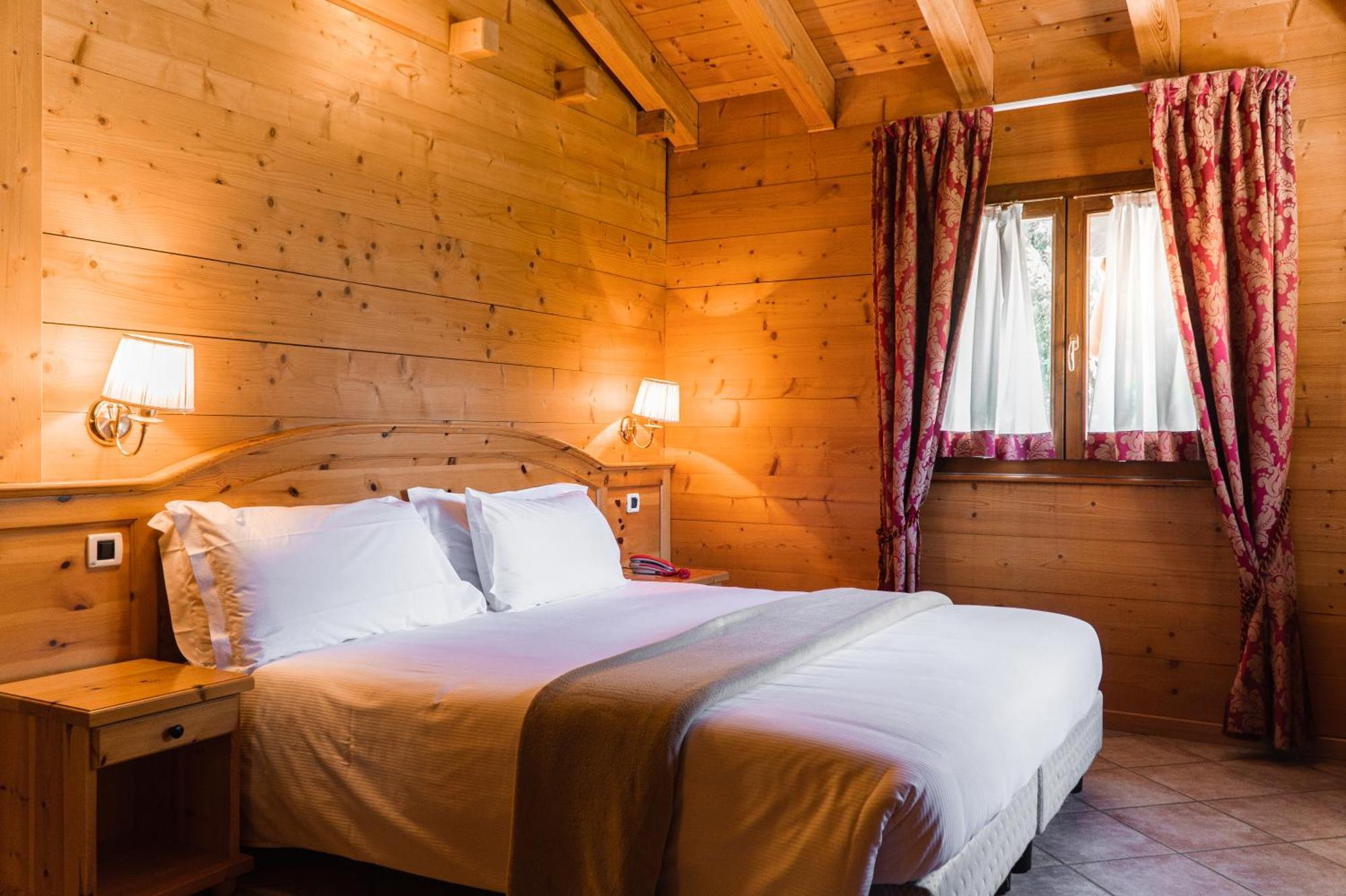 Hostellerie Le Lievre Amoureux Valpelline Exteriör bild