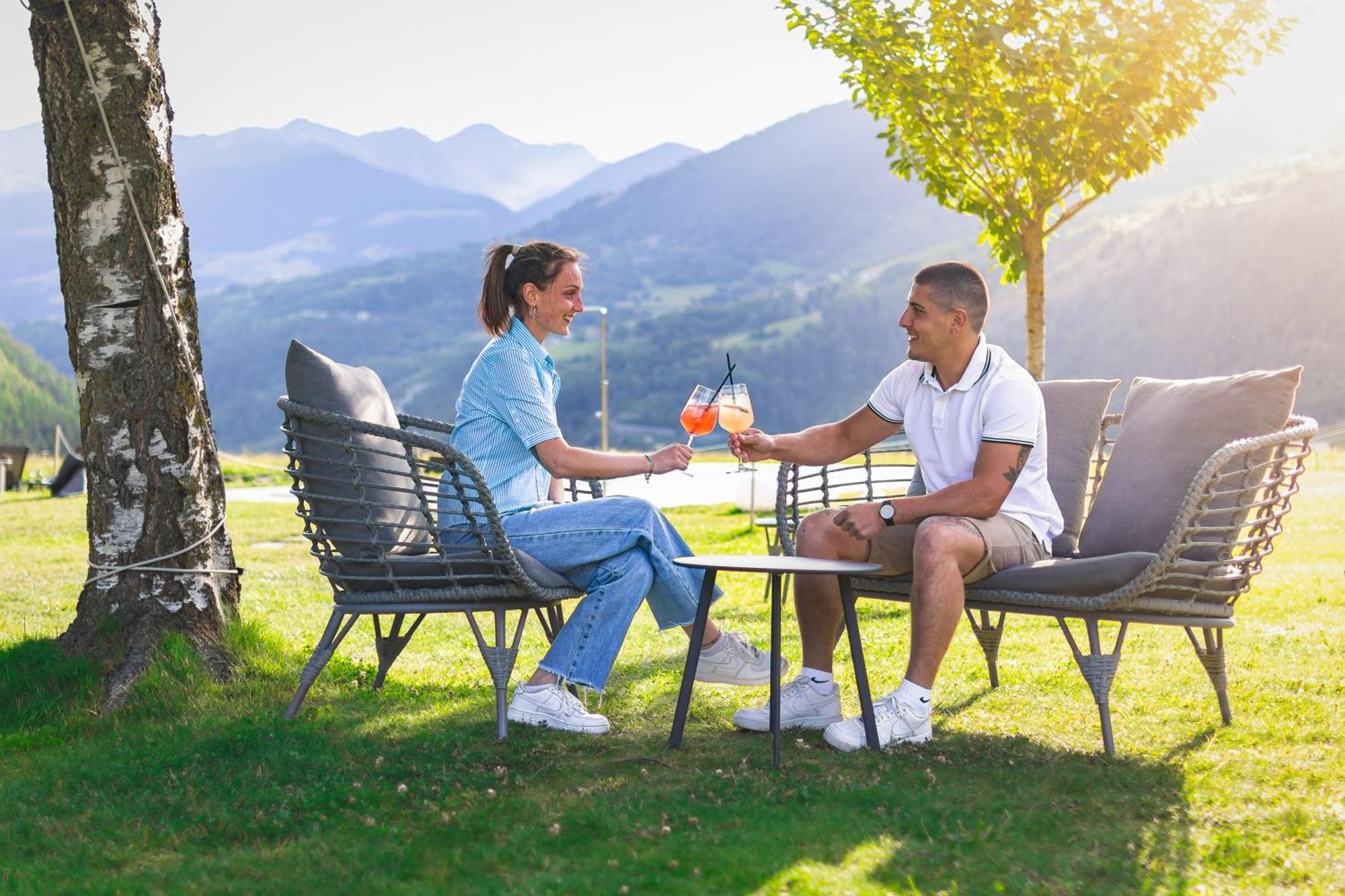Hostellerie Le Lievre Amoureux Valpelline Exteriör bild