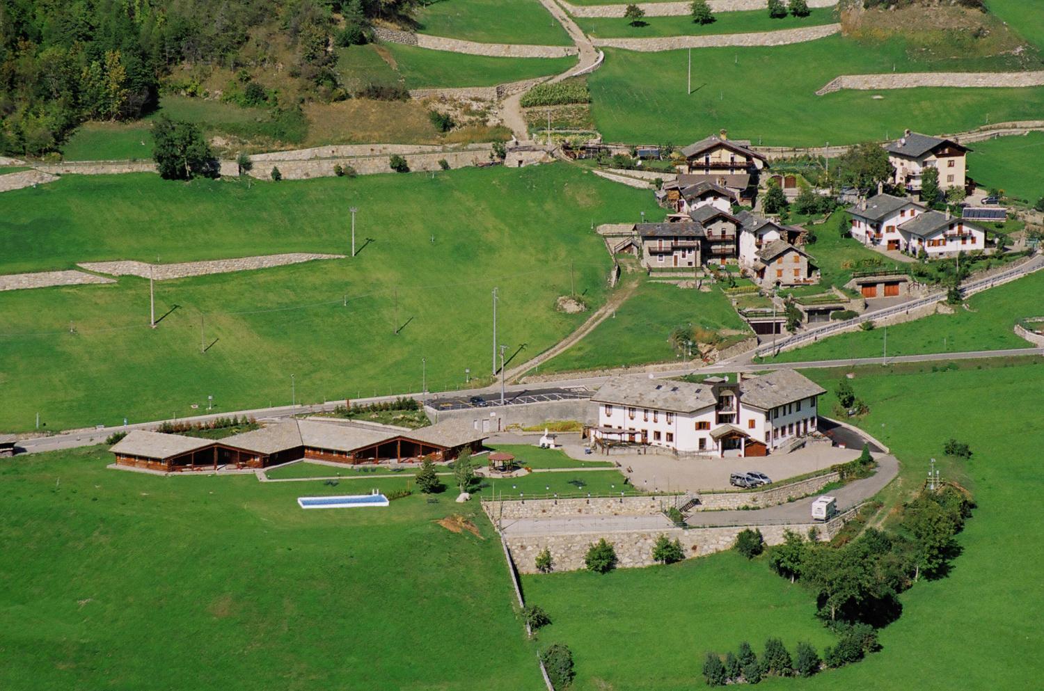 Hostellerie Le Lievre Amoureux Valpelline Exteriör bild